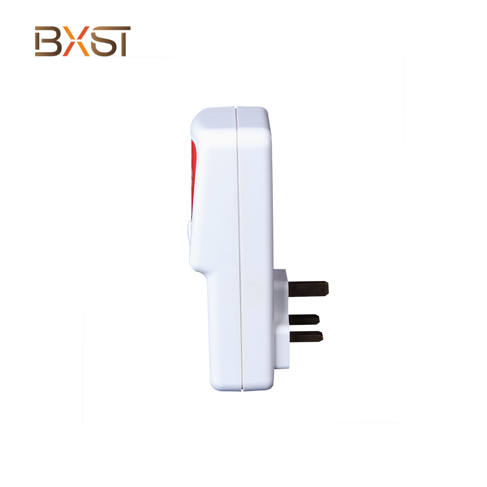 BXST ရေခဲသေတ္တာကိုယ်ရံတော် UK Plug အလိုအလျောက်ဗို့အားဗို့အားအလိုအလျောက်ကာကွယ်ပေးသူ V187